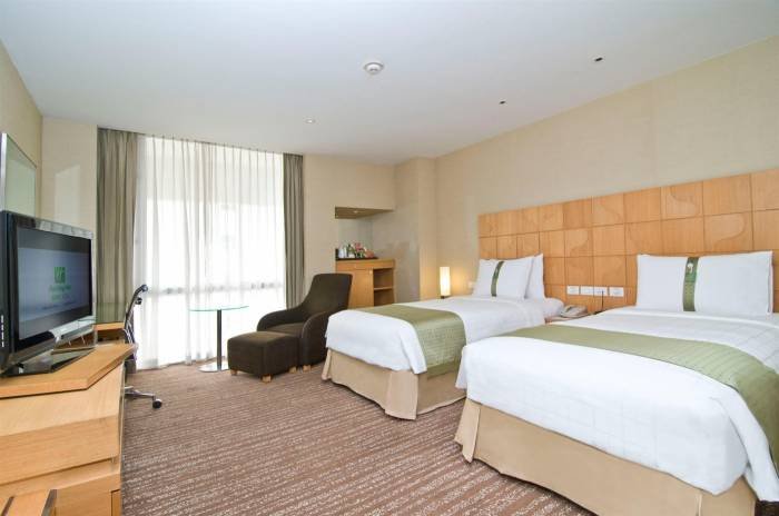 Superior Twin Profile Photos of Holiday Inn Bangkok 971 Phloen Chit Road, Pathum Wan - Photo 18 of 19