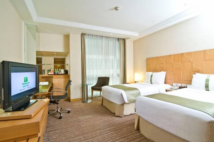Standard Twin Profile Photos of Holiday Inn Bangkok 971 Phloen Chit Road, Pathum Wan - Photo 2 of 19