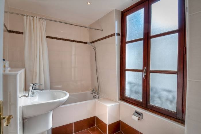  Profile Photos of Hotel Ouest 3, rue du Rocher - Photo 4 of 13