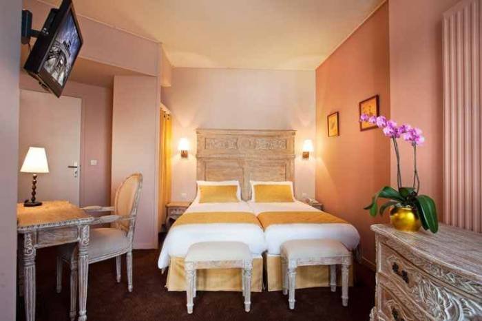  Profile Photos of Hotel Plaza Opera 12 rue de Maubeuge - Photo 3 of 9