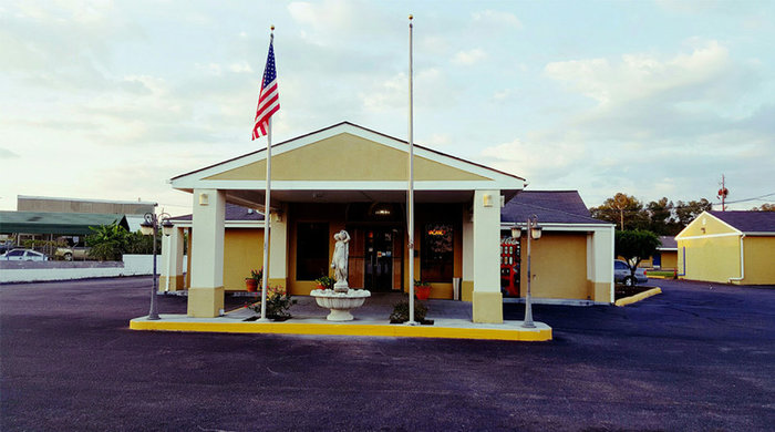  Profile Photos of Motel 6 Enterprise 101 Access Road - Photo 2 of 5