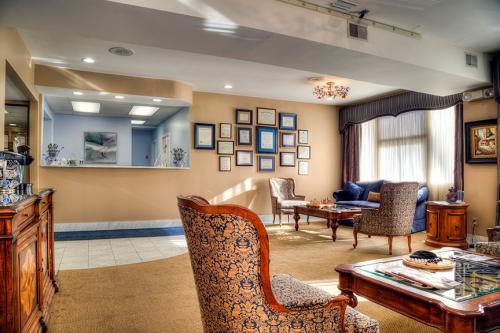  Profile Photos of Advanced Implant & Cosmetic Dentistry 16231 W. 14 Mile Rd, Suite 200 - Photo 2 of 4