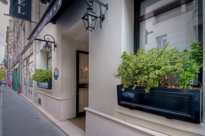  Profile Photos of Hotel Etoile Trocadero 21 Rue Saint Didier - Photo 1 of 8