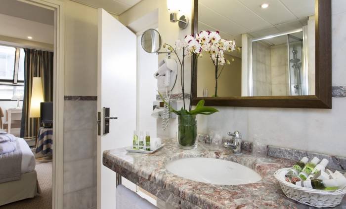  Profile Photos of HÃ´tel Le PÃ©ra 17, rue de Caumartin - Photo 4 of 12