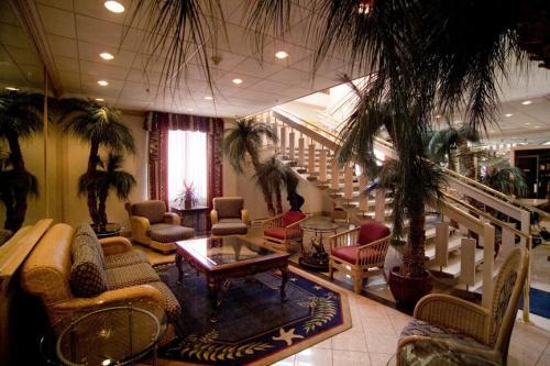  Profile Photos of Clarion Resort Fontainebleau Hotel - Oceanfront 10100 Coastal Highway - Photo 3 of 4