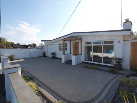  New Album of New life therapy 15 Chesterfield Crescent - Photo 1 of 3