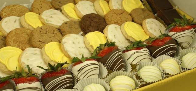  Delicious Cookies of Ingallina's Box Lunch a Corporate Catering Company Los Angeles 2010 Wilshire Blvd STE R - Photo 2 of 10