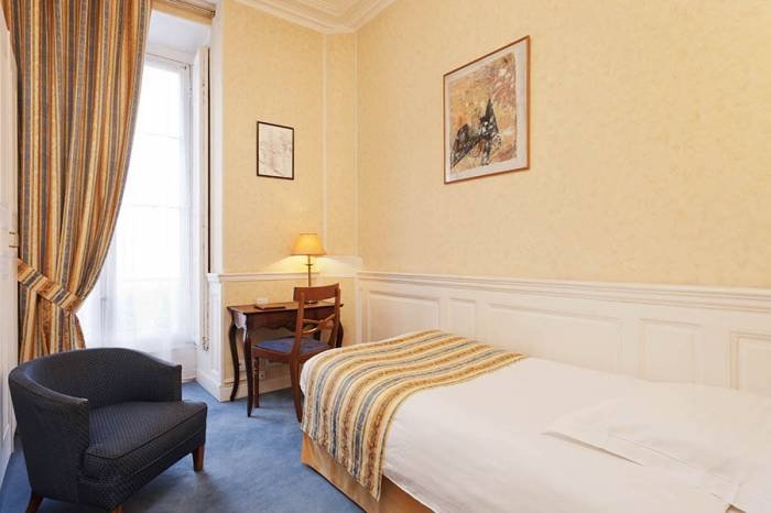Hôtel du Quai Voltaire<br />
19 quai Voltaire<br />
75007<br />
chambre #15 single Profile Photos of Hotel du Quai Voltaire 19, Quai Voltaire - Photo 4 of 6 Hôtel du Quai Voltaire<br />
19 quai Voltaire<br />
75007<br />
chambre #15 single Profile Photos of Hotel du Quai Voltaire 19, Quai Voltaire - Photo 4 of 6