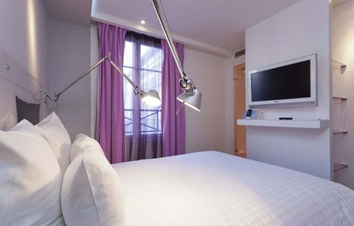  Profile Photos of Color Design Hotel 35, rue de Citeaux - Photo 2 of 10