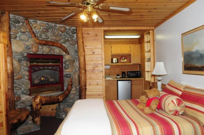 One of our favorite rooms, Lovers Getaway! Profile Photos of Heavenly Valley Lodge Bed & Breakfast 1261 Ski Run Blvd - Photo 3 of 12