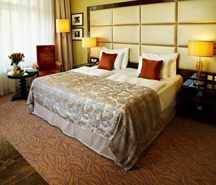 Deluxe room Profile Photos of HMG s.r.o. / Hotel KINGS COURT U ObecnÃ­ho domu 3 - Photo 2 of 11