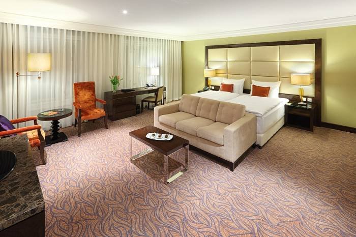 Junior Suite Profile Photos of HMG s.r.o. / Hotel KINGS COURT U ObecnÃ­ho domu 3 - Photo 3 of 11