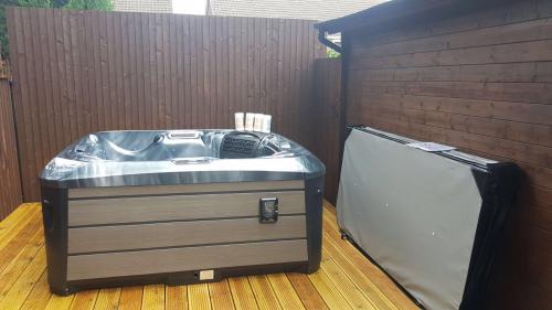 Profile Photos of Trident Spas 37 Chequers Lane - Photo 1 of 4