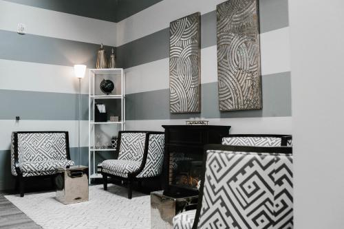  Profile Photos of Pure Elegance Spa - Brazilian Wax & Massage Center 403 16th Street, Third Floor - Photo 2 of 4