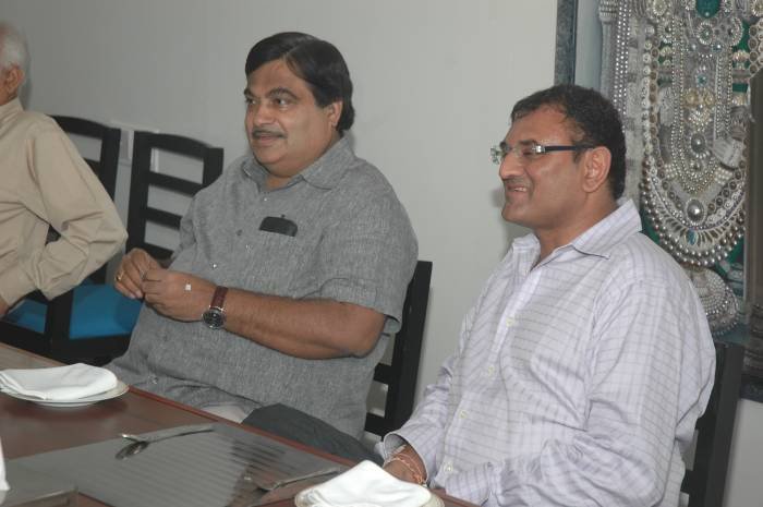 Chetan Mehta with Shri Nitin Gadkari Prabodh Mehta of Prabodh Mehta Lilavati Hospital A - 791, Bandra Reclamation, Bandra (W) - Photo 40 of 64