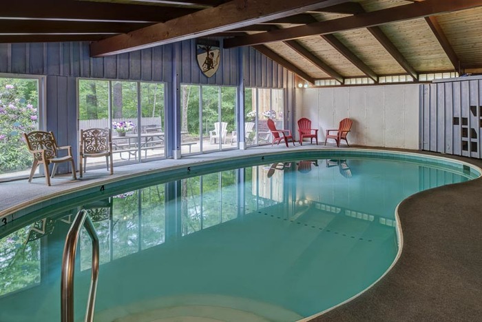  Profile Photos of Four Seasons Lodge 31 Whiskiers Lane - Photo 4 of 11