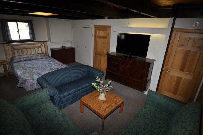  Profile Photos of Four Seasons Lodge 31 Whiskiers Lane - Photo 7 of 11