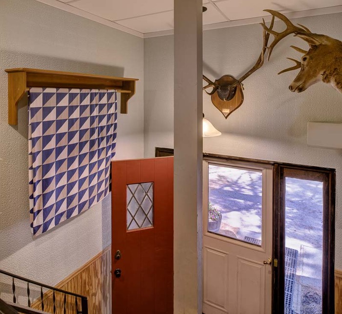  Profile Photos of Four Seasons Lodge 31 Whiskiers Lane - Photo 8 of 11