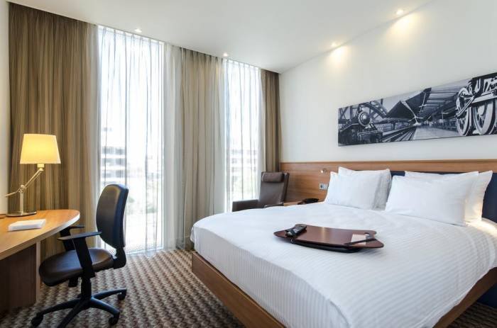  Profile Photos of Hampton by Hilton Amsterdam / Arena Boulevard Hoekenrode 1 - Photo 5 of 17