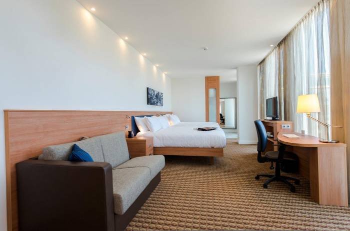  Profile Photos of Hampton by Hilton Amsterdam / Arena Boulevard Hoekenrode 1 - Photo 7 of 17