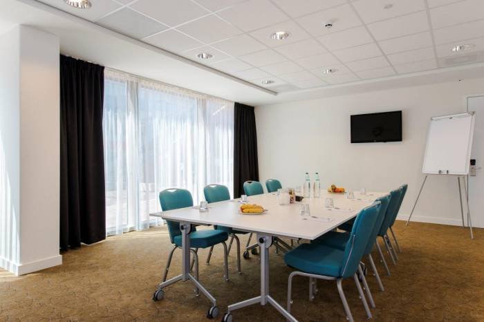  Profile Photos of Hampton by Hilton Amsterdam / Arena Boulevard Hoekenrode 1 - Photo 15 of 17