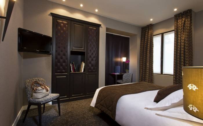  Profile Photos of Hotel du Prince Eugene 247 Blvd Voltaire - - Photo 1 of 12