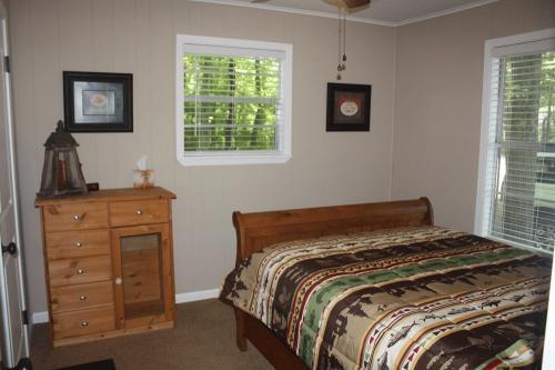  Gallery of Greers Ferry Rental 900 Cove Creek Road - Photo 1 of 3