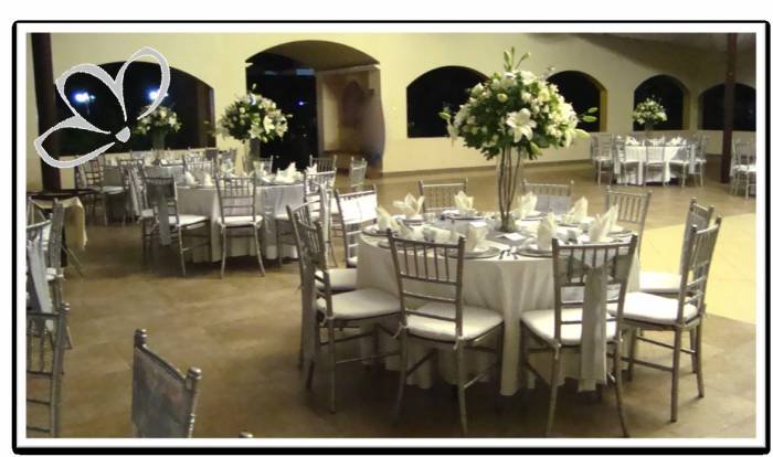  Centerpieces/ Centros de mesa of Hydragena Estudio Floral Alonso MartÃ­nez 45 - Photo 4 of 10