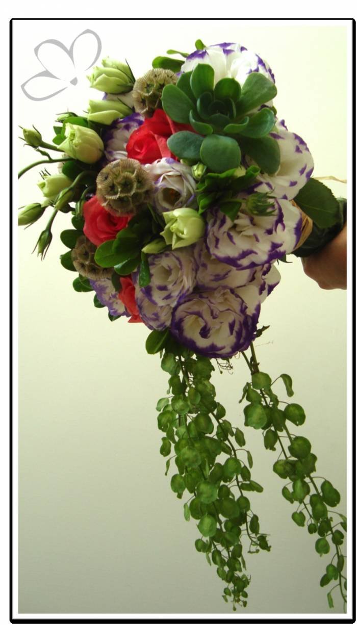  Ramos de Novia/ Bridal Bouquets of Hydragena Estudio Floral Alonso MartÃ­nez 45 - Photo 2 of 6