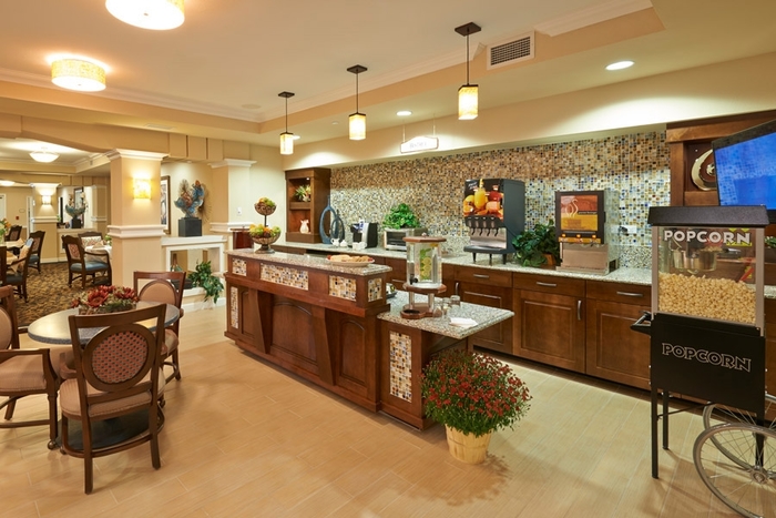  Profile Photos of MorningStar Assisted Living & Memory Care at Mountain Shadows 5355 Centennial Blvd - Photo 4 of 11