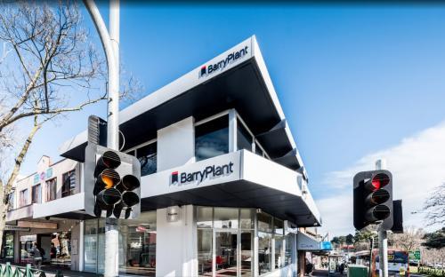 Gallery of Barry Plant Berwick 100 High Street - Photo 2 of 2