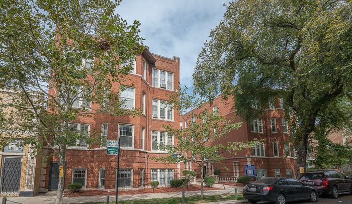  Profile Photos of Beal Properties 2320 N. Damen Ave, #1D - Photo 5 of 8