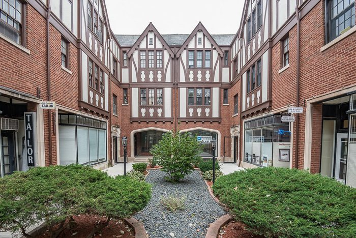  Profile Photos of Beal Properties 2320 N. Damen Ave, #1D - Photo 7 of 8
