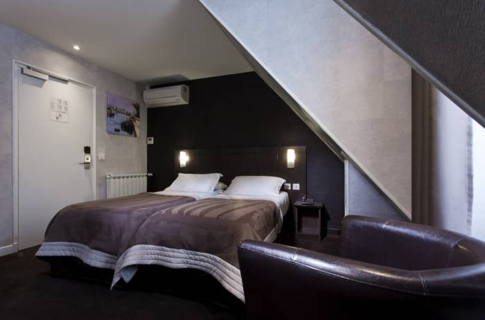  Profile Photos of Hotel de la Paix 19, rue du Gros Caillou - Photo 5 of 11