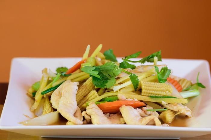  service of Restaurant Bambou D'or 605, Rue Principale - Photo 2 of 5