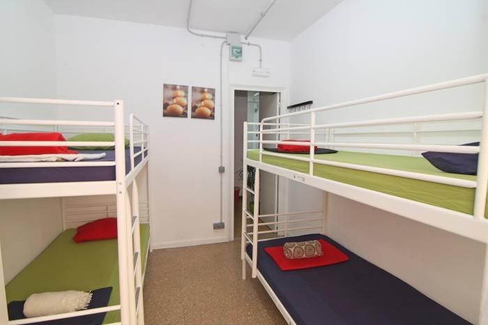 4-beds room Profile Photos of GrÃ cia City Hostel Carrer Sant Pere MÃ¡rtir 18 - Photo 19 of 24