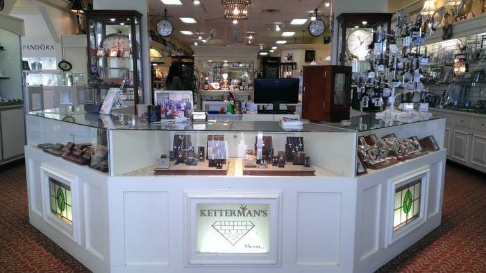  New Album of Kettermans Jewelers 38C Catoctin Circle Southeast - Photo 1 of 3