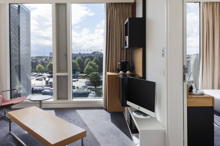 Guestroom Profile Photos of DoubleTree by Hilton Amsterdam Centraal Station Oosterdoksstraat 4 - Photo 5 of 9
