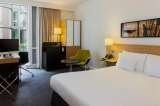 Guestroom DoubleTree by Hilton Amsterdam Centraal Station Oosterdoksstraat 4 