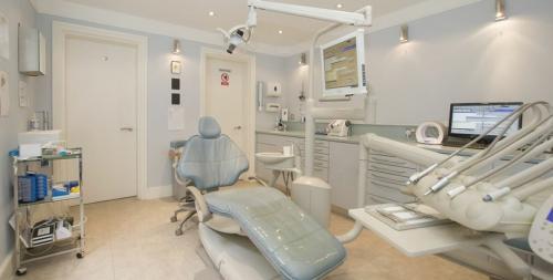  Profile Photos of Indigo Little Dental Practice 12 Blandfield Rd - Photo 4 of 4