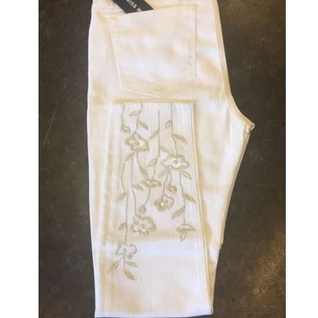  New Album of Bellezza Boutique 2154 E Commons Ave #303 - Photo 5 of 5