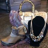  Bellezza Boutique 2154 E Commons Ave #303 