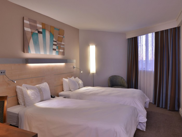 Profile Photos of Holiday Inn Express Pretoria - Sunnypark Cnr Steve Biko Rd & Trevenna Str, Sunnyside - Photo 9 of 12