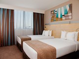  Holiday Inn Express Pretoria - Sunnypark Cnr Steve Biko Rd & Trevenna Str, Sunnyside 