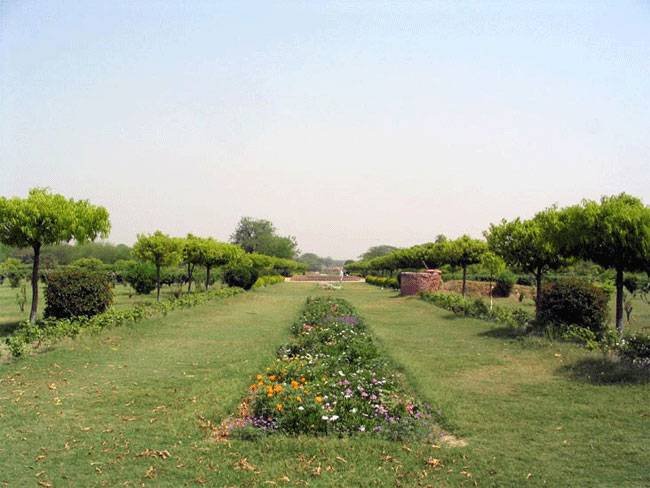  Pricelists of Mehtab Bagh Garden Agra 306, Ocean Complex, Sector-18 - Photo 3 of 5