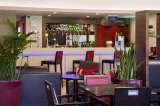 Enjoy a drink with friends in our fully licenced hotel lounge bar in Dartford, Holiday Inn Express London - Dartford, Dartford