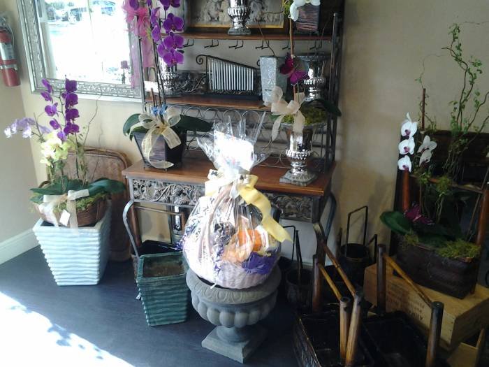  Profile Photos of Somi Flowers & Baskets 7227 SW 57th Court - Photo 6 of 7