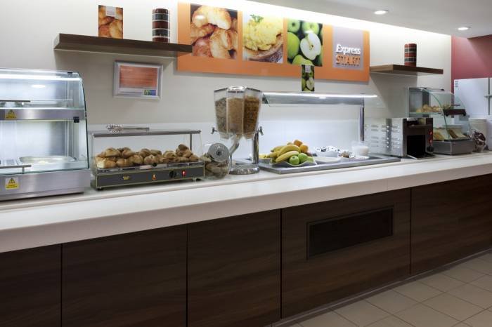  Profile Photos of Holiday Inn Express Derby Pride Park Wheelwright Way - Photo 2 of 9