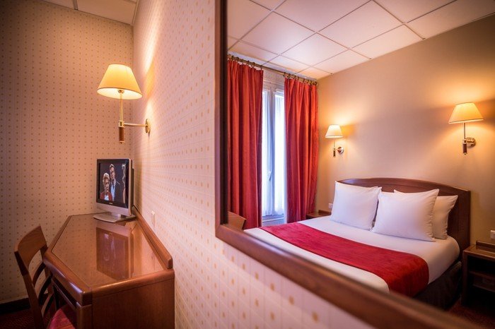  Profile Photos of Hotel Charlemagne 1, rue Charcot - Photo 8 of 16