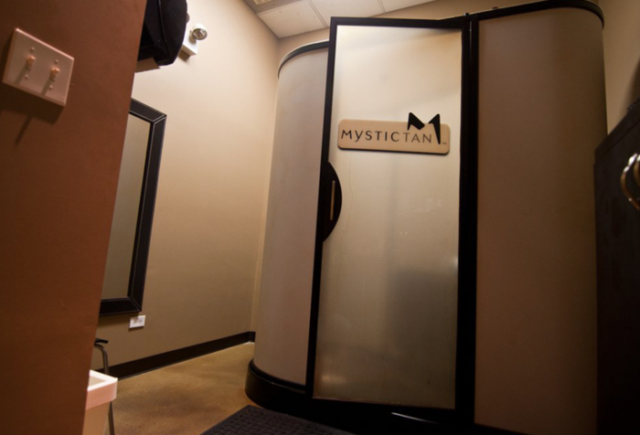  New Album of Bella Bronze Tan & Spa 1503 Michigan Avenue - Photo 11 of 35